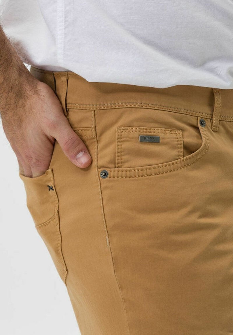 Herren Skinny Fit | BRAX STYLE CADIZ Jeans Slim Fit safran/ocker - ME51117 Herren Skinny Fit | BRAX STYLE CADIZ Jeans Slim Fit safran/ocker - ME51117