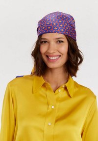 INES DE LA FRESSANGE LEWIS EN MOTIF À FLEURS - Foulard - menton red