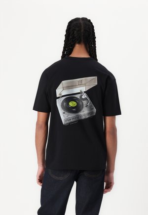 The New Originals TURNTABLE TEE - Print T-shirt - black