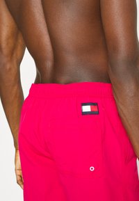 Tommy Hilfiger DRAWSTRING - Calções de banho - vivacious pink