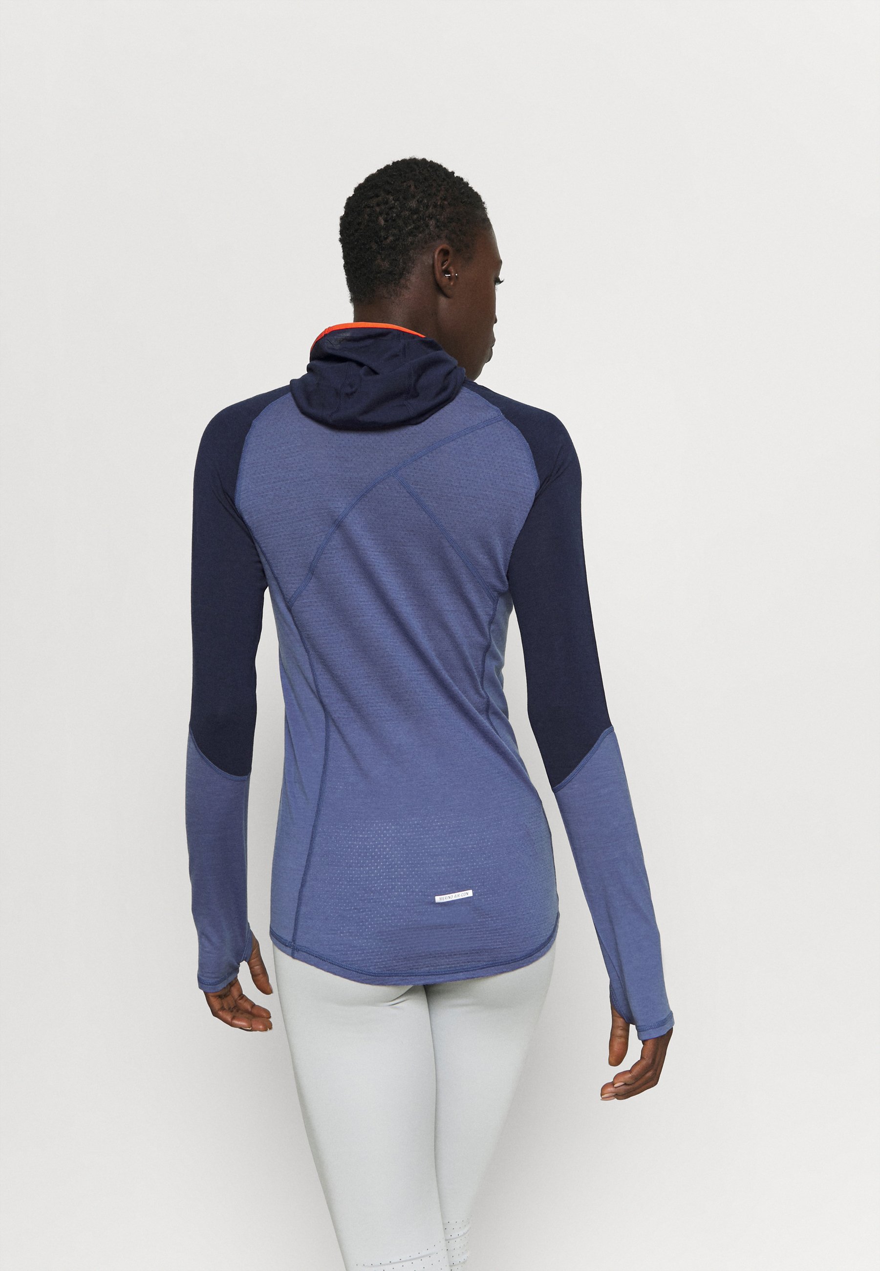 Mons Royale BELLA TECH FLEX HOOD 