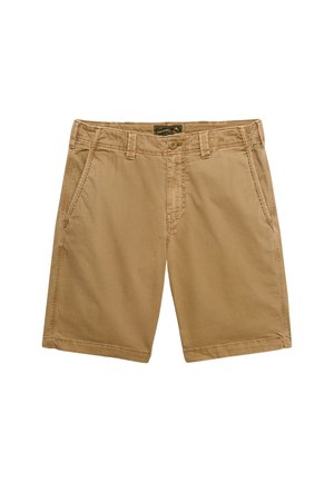 Pantalones cortos de algodón beige hasta la rodilla con botón frontal, cremallera, trabillas para cinturón y bolsillos laterales inclinados, extendidos planos sobre un fondo blanco.
