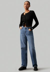 Calvin Klein Jeans HIGH RISE  - Brīva piegriezuma džinsi - denim medium