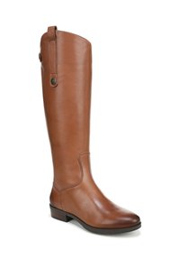 Botte en cuir marron jusqu'au genou avec une forme droite, ornée d'un détail de couture subtil, d'un petit talon carré et d'une décoration de bouton en haut.