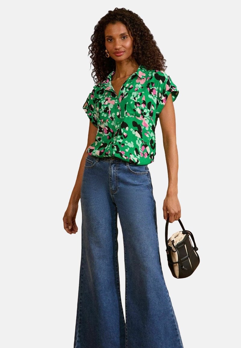 Love & Roses REGULAR FIT - THROUGH ROLL  - Užsagstoma palaidinė - green animal