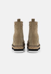 Alpe MILLER - Botas de tornozelo com plataforma - kaki