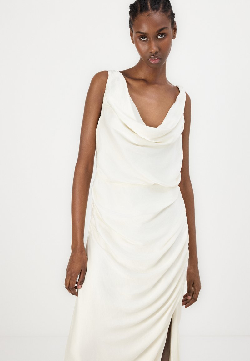 Abercrombie & Fitch Cowl Neck Draped Maxi Dress - Roupa de cerimnia - snow  white/branco - Zalando.pt