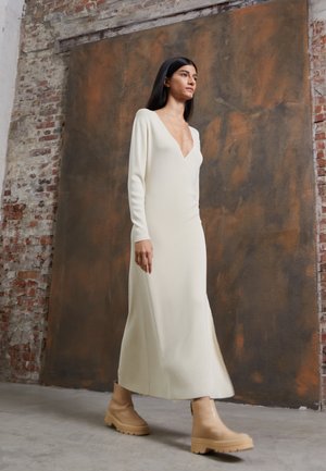 ELISABETTTA LONG SLEEVE WRAP MIDI DRESS - Jumper dress - beige