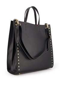 Sac fourre-tout en cuir noir avec des accents en clous dorés, deux poignées supérieures et une bandoulière amovible. Fini texturé et design spacieux.