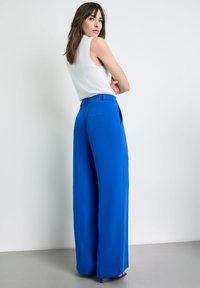 Thumbnail Image 3