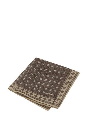 Tissu marron à motifs présentant un design géométrique avec des accents blancs et une bordure beige, marqué avec "BOGGI" dans un coin.