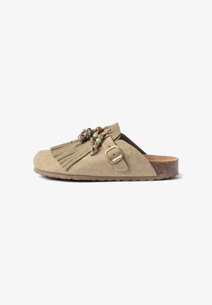 Yokono, ZUECO-261 VERDE - Sandalias planas - verde
