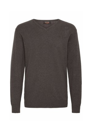 Suéter de cuello en V de manga larga en gris oscuro, hecho de material suave, que presenta un pequeño logo en el pecho y puños y dobladillo acanalados.