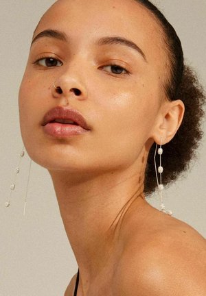 APLB Glutathione Niacinamide Gel Douche Éclaircissant 300 ml - Univers Cosmetix - Dakar-Sénégal