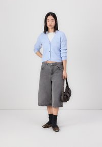 Thumbnail Image 2
