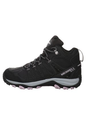 Botte de randonnée Merrell noire avec semelle grise, lacets à motifs, maintien de cheville de hauteur moyenne et semelle extérieure robuste pour une utilisation en extérieur.