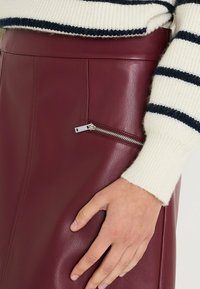 Grain de Malice Minifalda - bordeaux