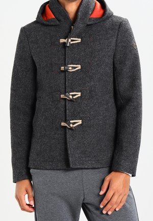 Grau Wolljacke mit Kapuze, Knopfverschlüssen und orangefarbenem Futter. Sie hat eine glatte Textur und ein strukturiertes Design.