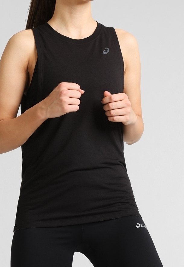Černý sportovní bezrukávový top s kulatým výstřihem a štíhlým střihem. Na hrudi je malé logo. Vyrobeno z lehké, vlhkosti odpudivé látky.