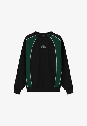 Zwarte sweatshirt met groene accenten en witte bies. Heeft een ronde halslijn en geribbelde manchetten, met een logo op de borst.