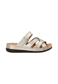 Metallic sølv slidesandal med udskæringsdesign, justerbar rem og tekstureret sål. Har en blød læderfodseng og flad hæl.