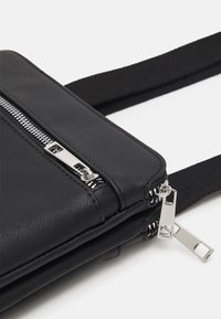 Pier One Borsa a tracolla - black