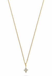 Delikat halskæde i guld med en lille diamantformet vedhæng, der har fire runde diamanter sat i guldramme.