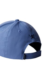 Blauwe katoenen honkbalpet met een gebogen klep, ventilatiegaten en een verstelbare band. Heeft zwarte geborduurde details.