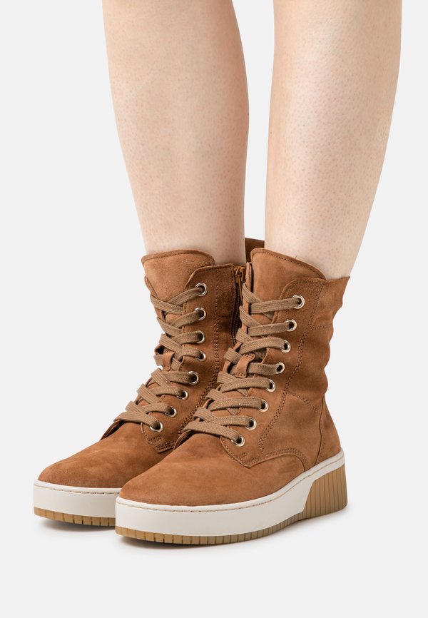 Plateaustiefelette - hazel