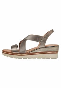 Bronzene Keilsandalen mit Kreuzriemen und abgerundeter Zehenpartie. Vorhanden sind ein strukturiertes Obermaterial, eine glatte Innensohle und eine gummierte Sohle mit weißem Rand.