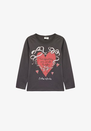 Langärmliges, dunkelgraues T-Shirt mit einem Herzgrafik in Rot, weißen Bändern und dem Text "Endless Smiles" in Weiß und Rot.