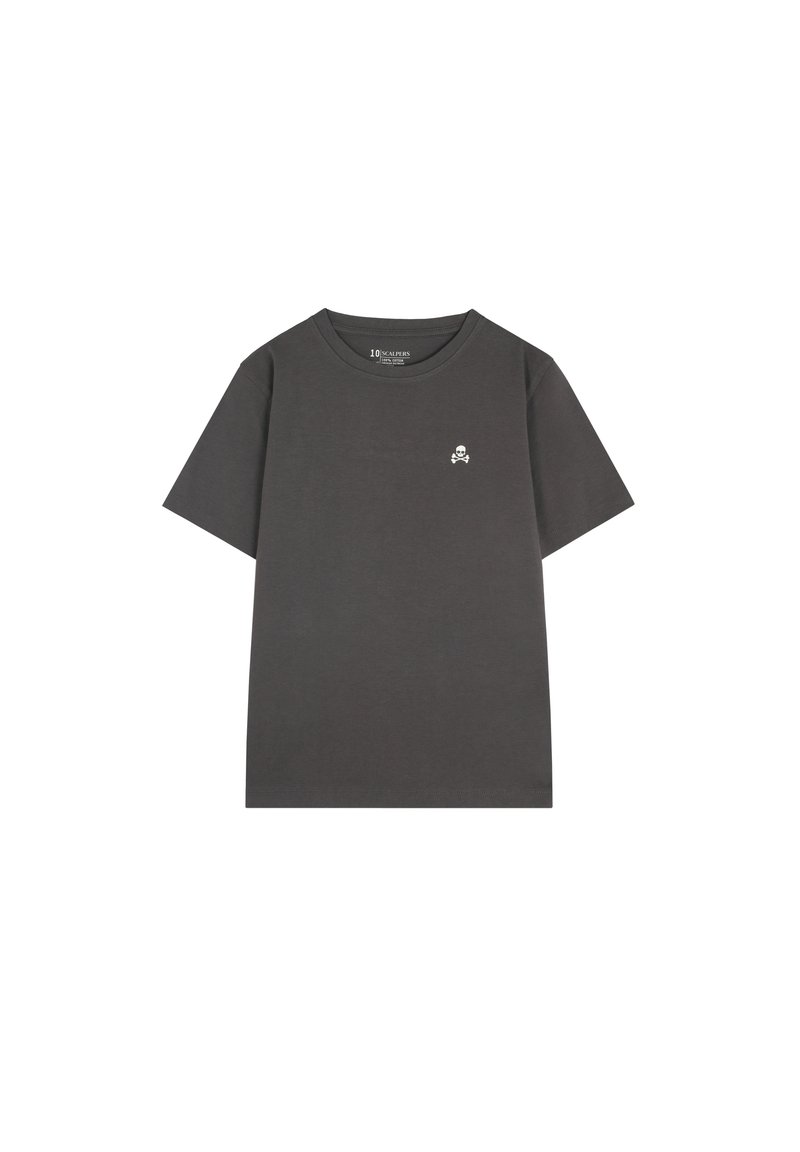 Camiseta de algodón gris oscuro con mangas cortas, escote redondo y un pequeño logo de calavera y huesos cruzados en el lado izquierdo del pecho.
