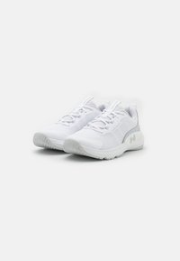 Under Armour DYNAMIC SELECT - Træningssko - white/halo gray