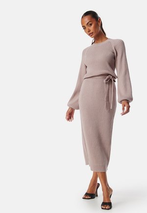 ROUND NECK RIB KNITTED MIDI DREESS - Jumper dress - beige