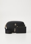 DISTINCT CAMERA BAG MONO - Torba preko tijela - black