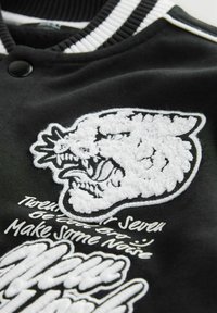 - Kurtka Bomber