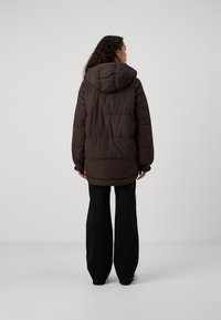Vero Moda Tall VMSAGA - Vinterfrakke - chocolate torte