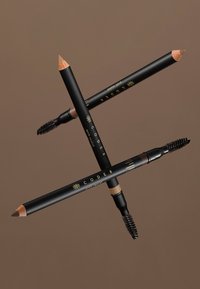 Code8 ARCH REALIST BROW DEFINING PENCIL brązowy