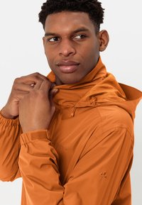 Vaude ESCAPE  - Impermeabile - kumquat