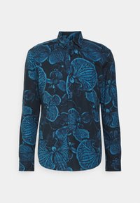 Langarm shirt in marineblauw met een groot blauw orchideeën bloemenpatroon, voorzien van een knoopsluiting aan de voorkant en een kraag, gemaakt van een gladde stof.