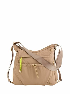 Bolso bandolera beige con correas ajustables, bolsillo delantero con cremallera con tirador amarillo neón y detalle de cordón en el bolsillo delantero.