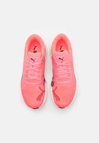 Puma MAGNIFY NITRO FADE Scarpe da corsa su strada sunset