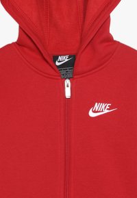 Nike Sportswear CLUB HOODIE - Tröja med dragkedja - university red