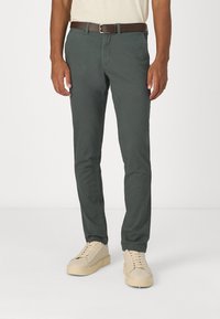 Jack & Jones JPSTMARCO JJDAVE WITH BELT - Pantalones chinos - urban chic