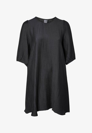 Must have, lühikeste varrukatega must tunika kleit ümmarguse kaelusega, millel on tekstuuriga, kortsuline kangas, mis langeb pehmelt flöödid hem.