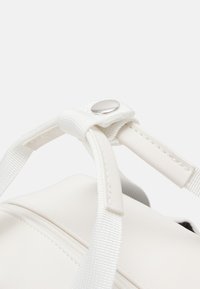 Even&Odd Ryggsekk - off-white