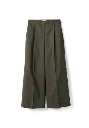 Weit geschnittene, hochtaillierte Hose in Olivgrün mit Gürtelschlaufen, vorderem Knopf, Reißverschluss und seitlichen Schlitztaschen.