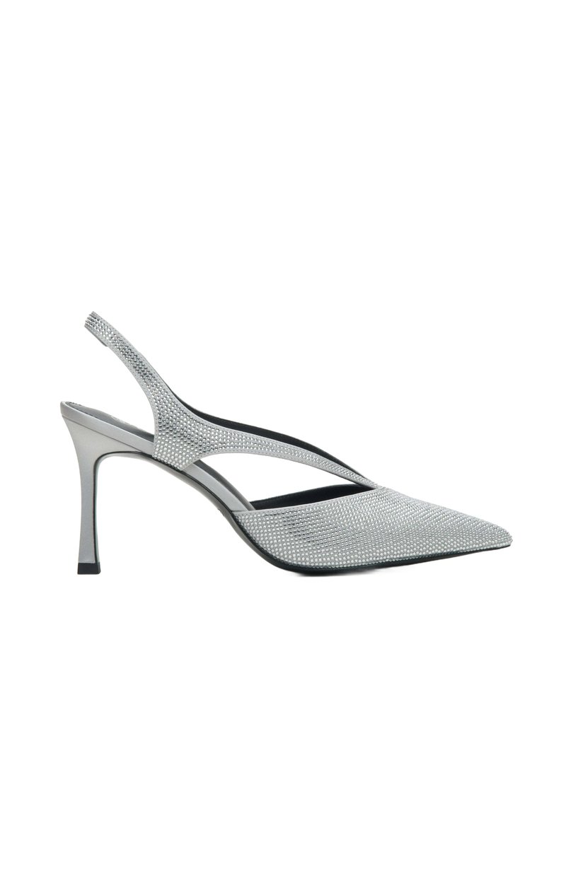 Zilveren slingback hoge hakken met een spitse neus, voorzien van strassteentjes en een slanke, gestructureerde bovenkant. Slanke hak en open uitsparingen.