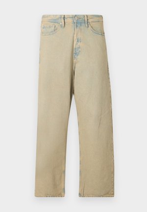 Beige Denim-Hosen mit lockerer Passform, die ein verwaschenes Finish und subtile hellblaue Akzente am Bund und an den Kanten aufweisen.