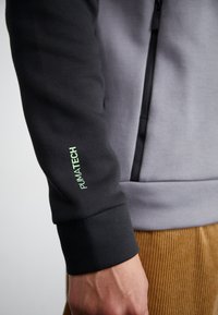 Thumbnail Image 6